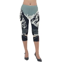 Mountains Lightweight Velour Capri Leggings 