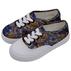 Floral Design 04 Kids  Classic Low Top Sneakers