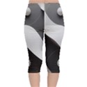 Geometric Design o6 Velvet Capri Leggings  View2