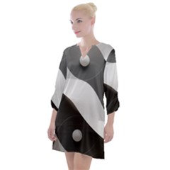 Geometric Design O6 Open Neck Shift Dress