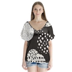 Geometric Design 09 V-neck Flutter Sleeve Top