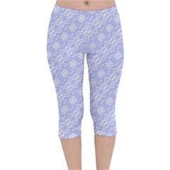 Light Purple And White Floral Pattern Velvet Capri Leggings 