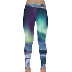 Northern Lights Aurora Night Nature Classic Yoga Leggings