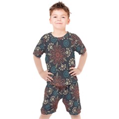 Retro Texture With Orange Flowers Floral Kids  T-shirt And Shorts Set