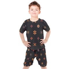 Minimalist Pattern With Simple Lines,flower And Shapes, Creating A Clean And Modern Kids  T-shirt And Shorts Set by myclothy