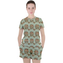 Retro 1880s Flowers Pattern 19 Women s T-shirt And Shorts Set