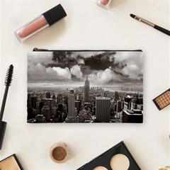 New York, Usa Medium Makeup Purse by artposters