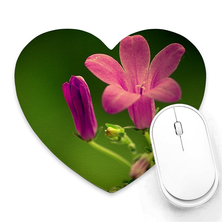 Campanula Close Up Mouse Pad (Heart)