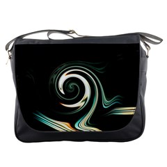 L527 Messenger Bag