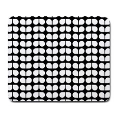 Black And White Leaf Pattern Large Mouse Pad (rectangle)