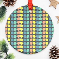 Colorful Leaf Pattern Round Ornament