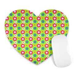 Cute Floral Pattern Mouse Pad (Heart)