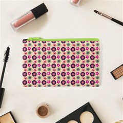 Cute Floral Pattern Cosmetic Bag (xs)