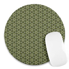 Cute Pretty Elegant Pattern 8  Mouse Pad (round) by GardenOfOphir