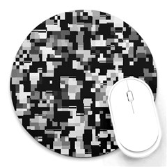 Background Noise In Black & White 8  Mouse Pad (round)