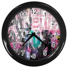 Graffiti Grunge Love Wall Clock (black)