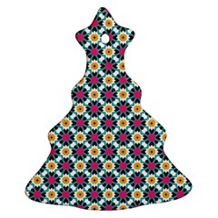 Cute Abstract Pattern Background Ornament (christmas Tree)