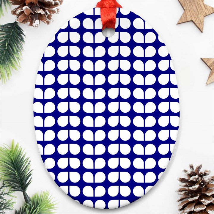 Blue And White Leaf Pattern Ornament (Oval) 