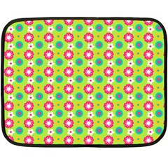 Cute Floral Pattern Fleece Blanket (Mini)