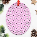 Cute Seamless Tile Pattern Gifts Ornament (Oval Filigree)  Front