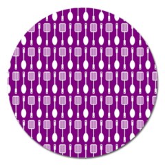 Magenta Spatula Spoon Pattern Magnet 5  (round) by GardenOfOphir