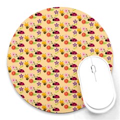 Colorful Ladybug Bess And Flowers Pattern Round Mousepads