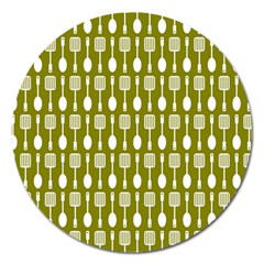 Olive Green Spatula Spoon Pattern Magnet 5  (round) by GardenOfOphir