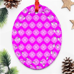 Abstract Knot Geometric Tile Pattern Oval Filigree Ornament (2-side) 