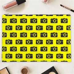 Modern Chic Vector Camera Illustration Pattern Cosmetic Bag (xxl)  by GardenOfOphir