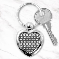 Modern Chic Vector Camera Illustration Pattern Key Chains (heart)  by GardenOfOphir