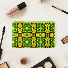 Cute Pattern Gifts Cosmetic Bag (xs)