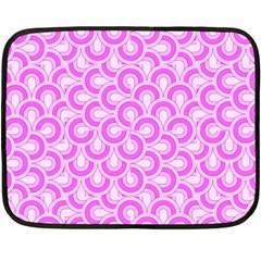 Retro Mirror Pattern Pink Fleece Blanket (mini)