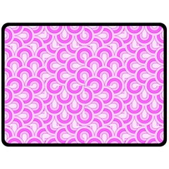 Retro Mirror Pattern Pink Fleece Blanket (large) 