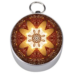 Elegant, Decorative Kaleidoskop In Gold And Red Silver Compasses