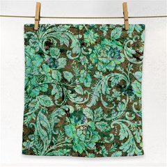 Beautiful Floral Pattern In Green Face Towel