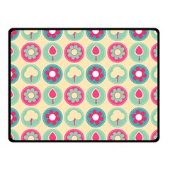 Chic Floral Pattern Fleece Blanket (small) by GardenOfOphir