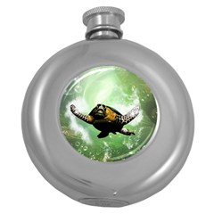 Wonderful Sea Turtle With Bubbles Round Hip Flask (5 Oz)