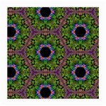 Repeated Geometric Circle Kaleidoscope Medium Glasses Cloth (2-Side) Front