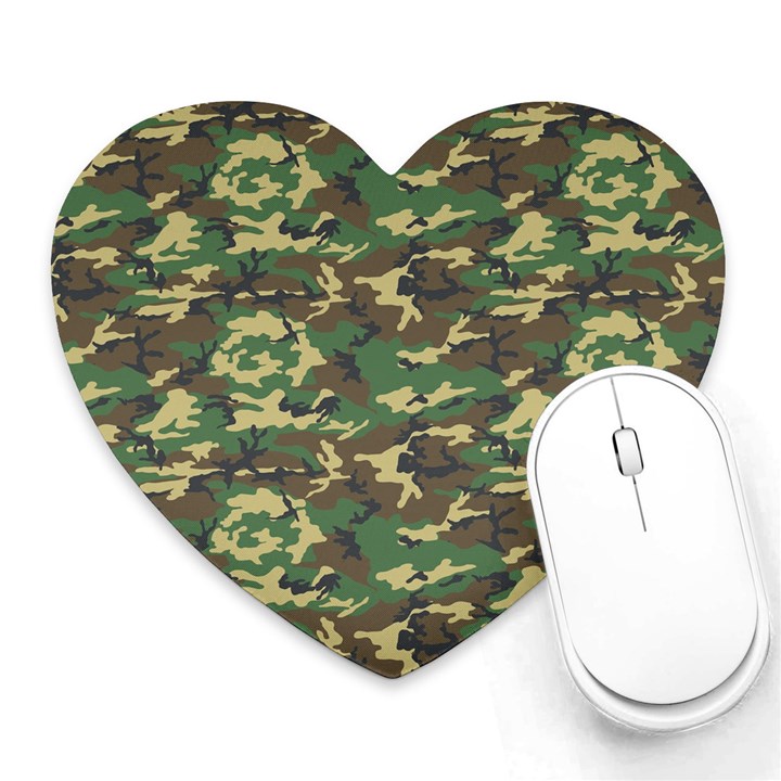 CAMO WOODLAND Heart Mousepads