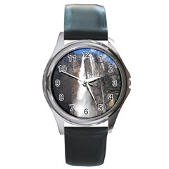 Salto Del Angel Round Metal Watches by trendistuff