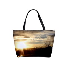 Setting Sun At Lake Shoulder Handbags by trendistuff