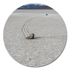 Sailing Stones Magnet 5  (round) by trendistuff