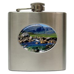 The Clisham Hip Flask (6 Oz) by trendistuff