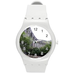 Glenfinnan Viaduct 2 Round Plastic Sport Watch (m)