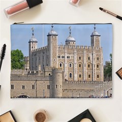 Tower Of London 2 Cosmetic Bag (xl) by trendistuff