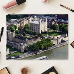 Tower Of London 1 Cosmetic Bag (xl) by trendistuff