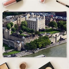 Tower Of London 1 Cosmetic Bag (xxxl)  by trendistuff