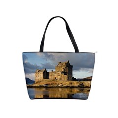 Eilean Donan Castle Shoulder Handbags by trendistuff