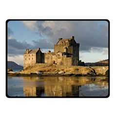 EILEAN DONAN CASTLE Fleece Blanket (Small)