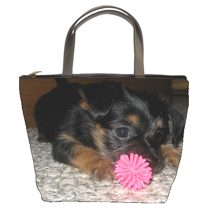 PUPPY WITH A CHEW TOY Bucket Bags